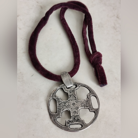 Metropolitan Museum of Art Maltese Cross Pin Pendant - Picture 12 of 15